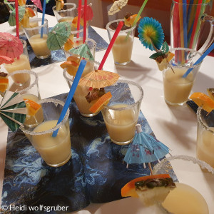 Bunte Cocktailgläser